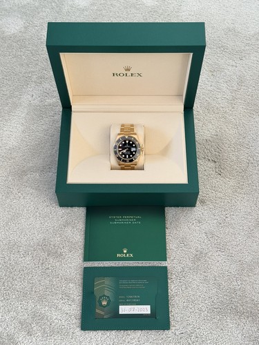 Rolex submariner date yellow - date,